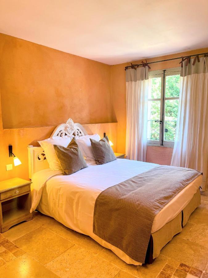 Lagnes Hotel Le Mas Des Gres & Restaurant Sous Les Platanes מראה חיצוני תמונה