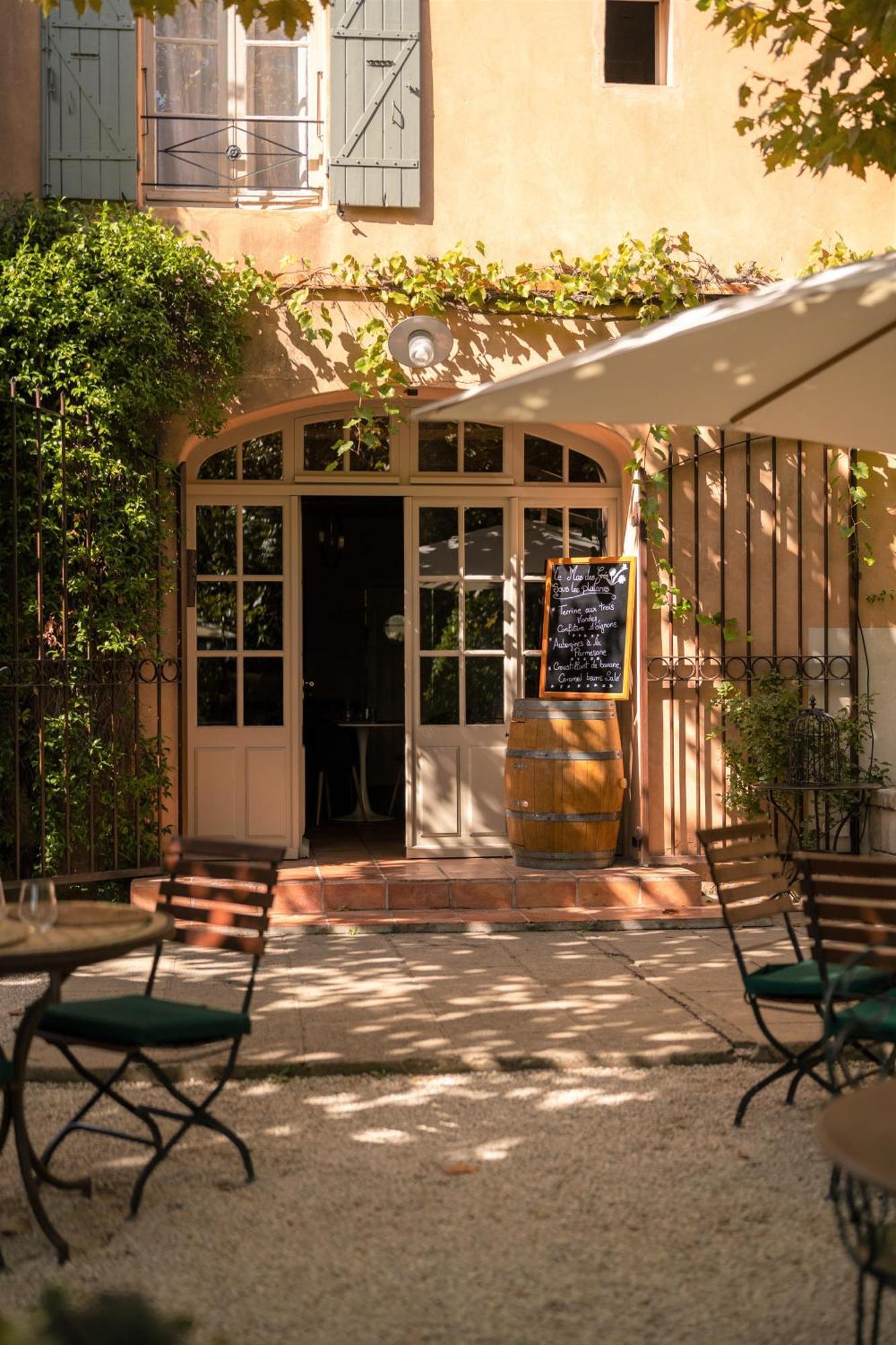 Lagnes Hotel Le Mas Des Gres & Restaurant Sous Les Platanes מראה חיצוני תמונה