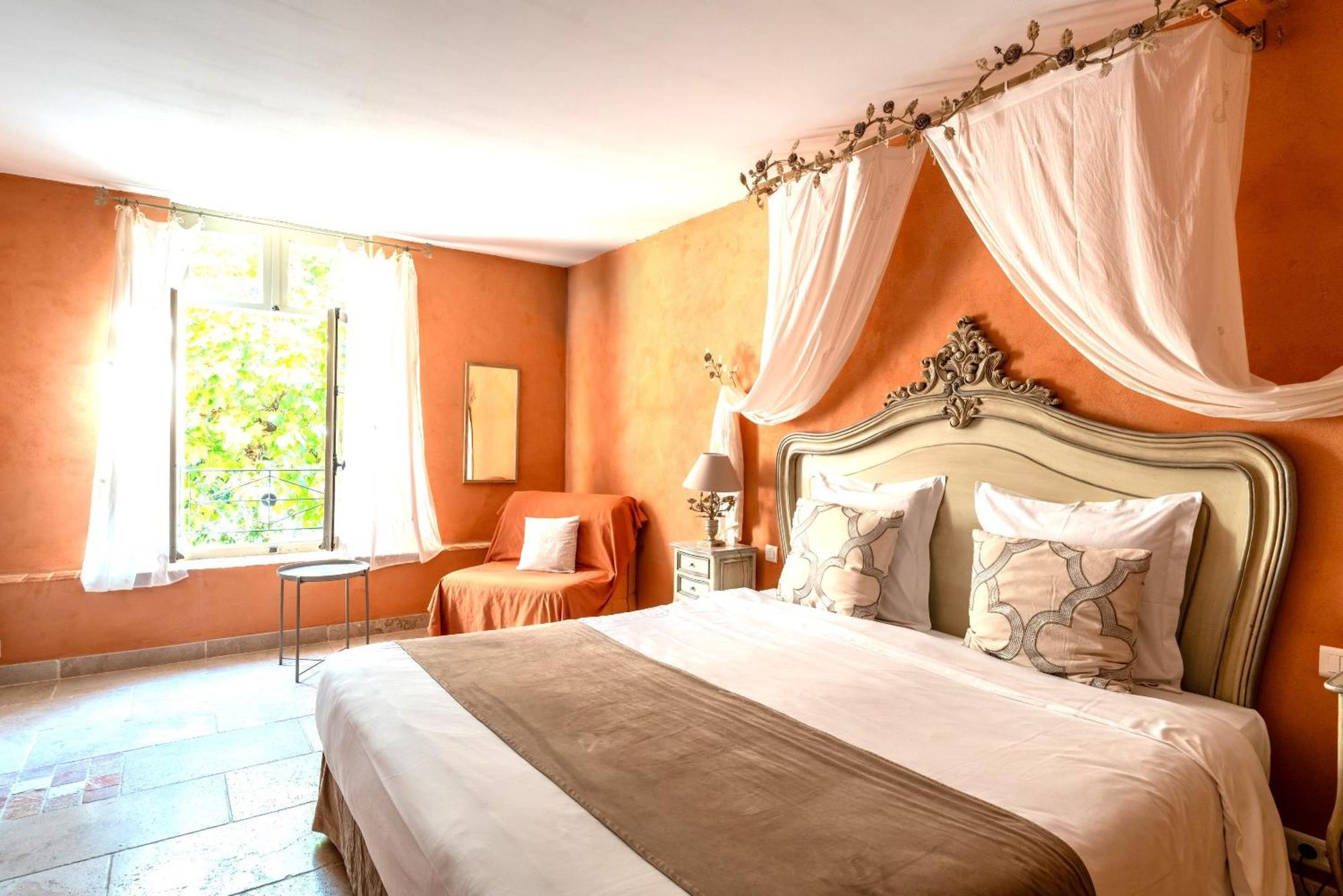 Lagnes Hotel Le Mas Des Gres & Restaurant Sous Les Platanes מראה חיצוני תמונה