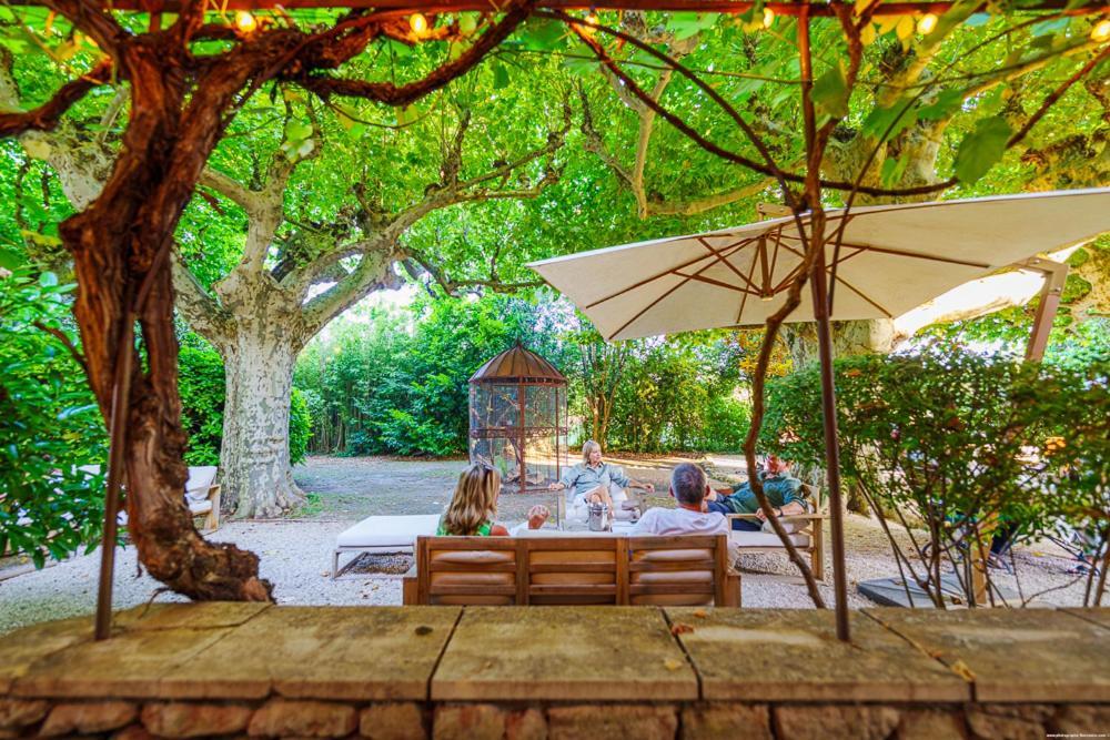 Lagnes Hotel Le Mas Des Gres & Restaurant Sous Les Platanes מראה חיצוני תמונה