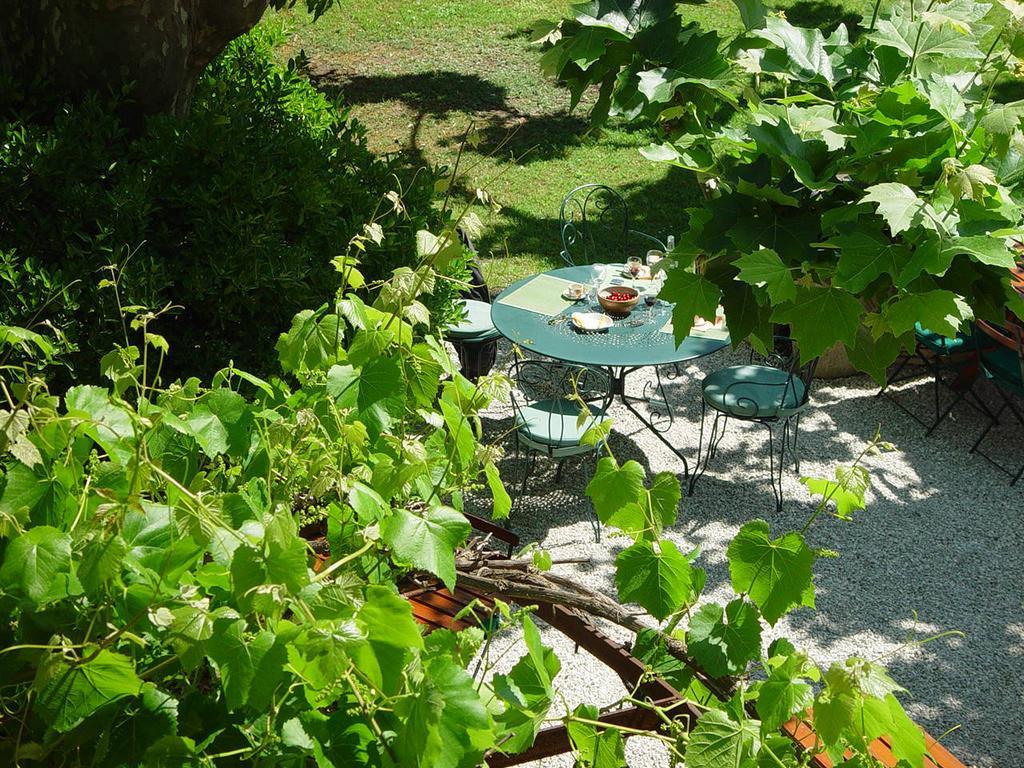 Lagnes Hotel Le Mas Des Gres & Restaurant Sous Les Platanes מראה חיצוני תמונה